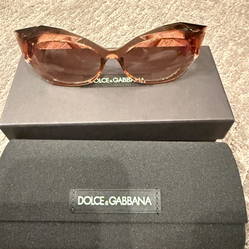 Dolce & Gabbana cat eye sunglasses.New! Authentic .